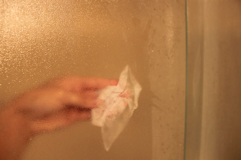 Using Fabric Softener Dryer Sheets to Clean Your Shower Pinching Your
